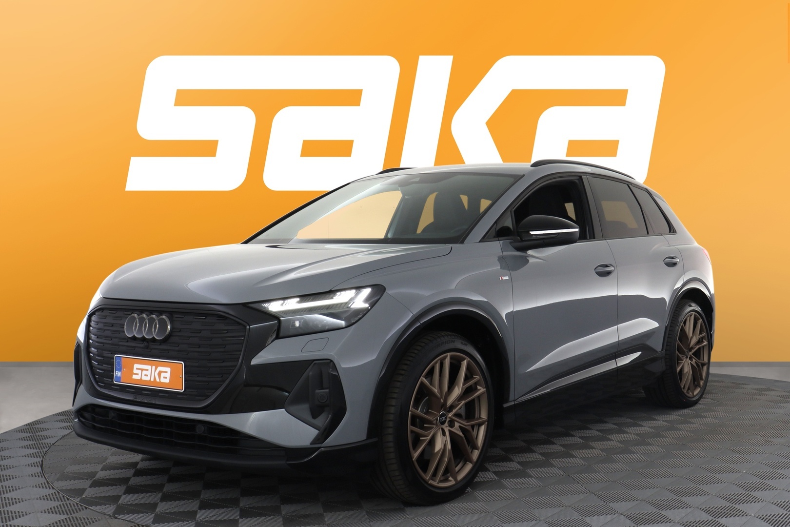AUDI Q4 e-tron 2025