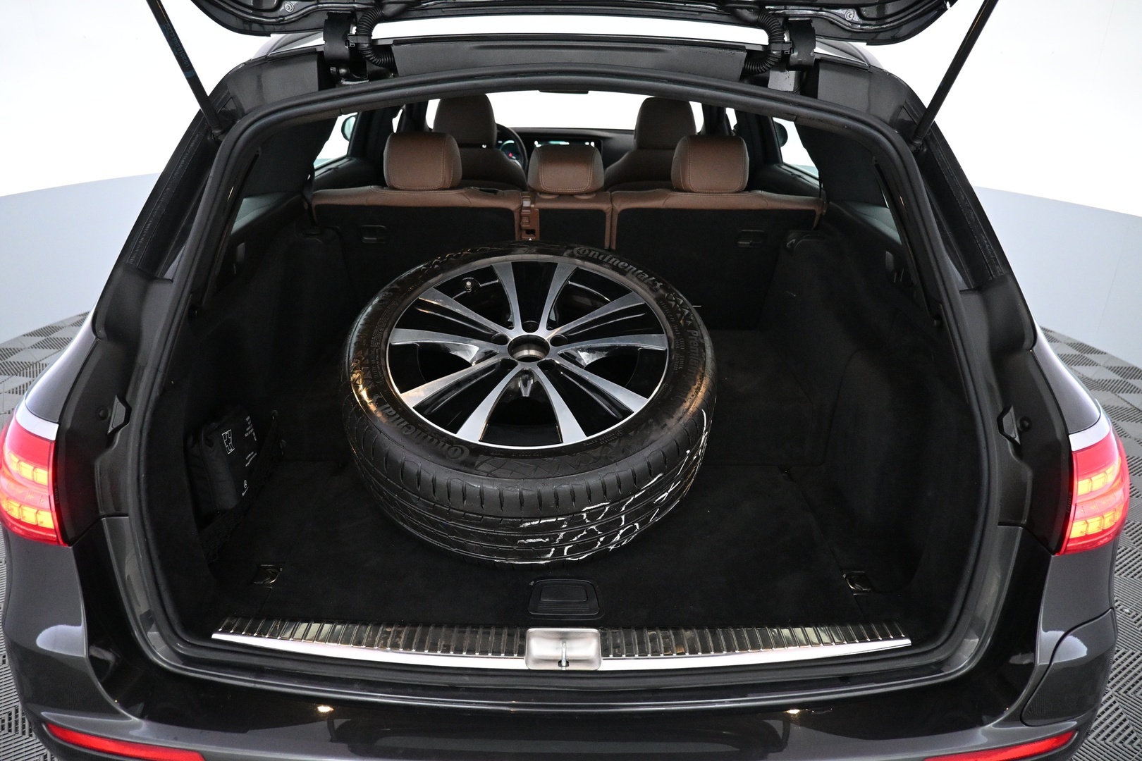 MERCEDES-BENZ E 2022