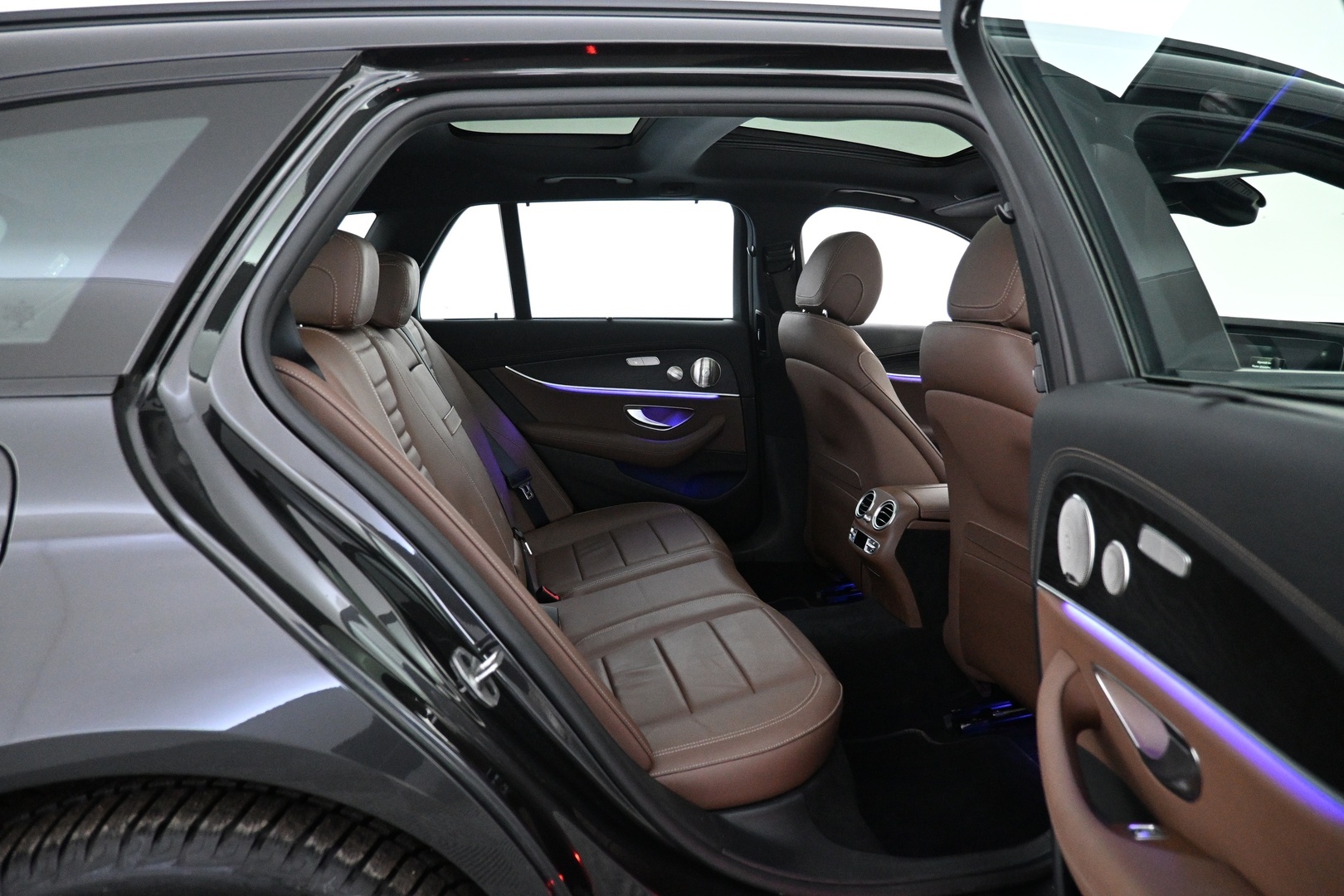 MERCEDES-BENZ E 2022