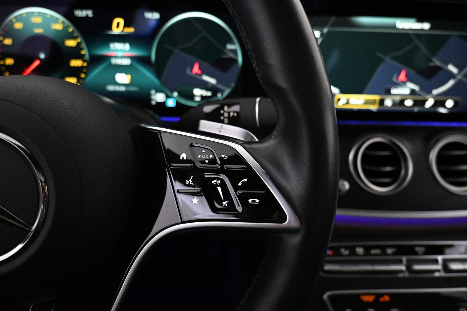 MERCEDES-BENZ E 2022