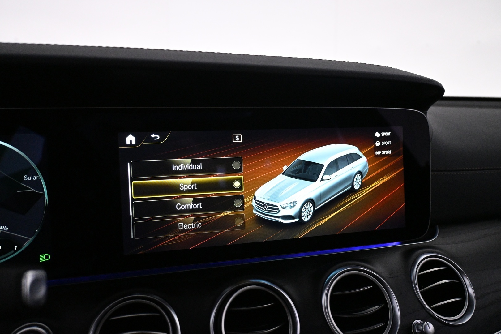 MERCEDES-BENZ E 2022