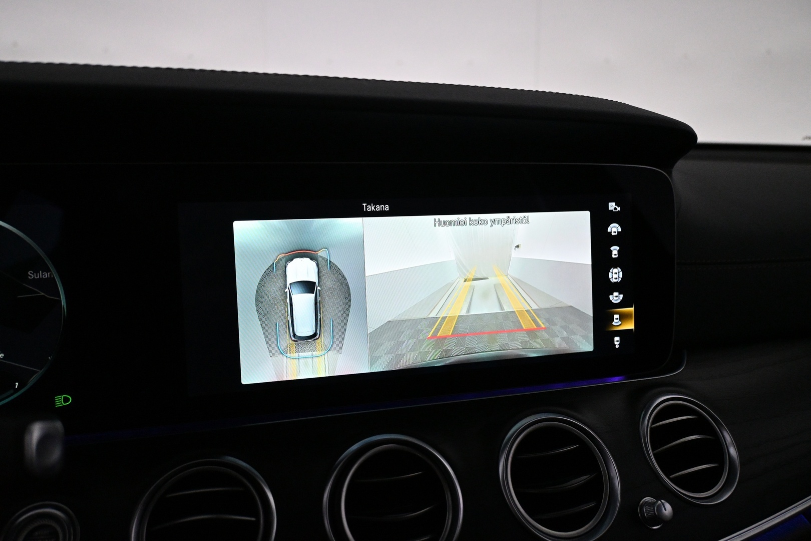 MERCEDES-BENZ E 2022