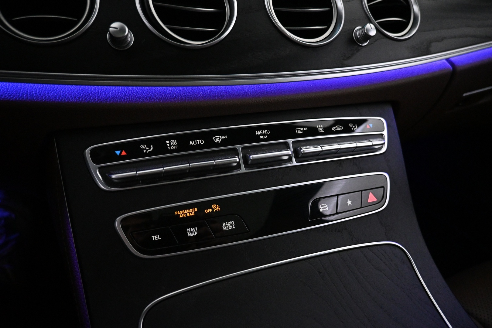 MERCEDES-BENZ E 2022