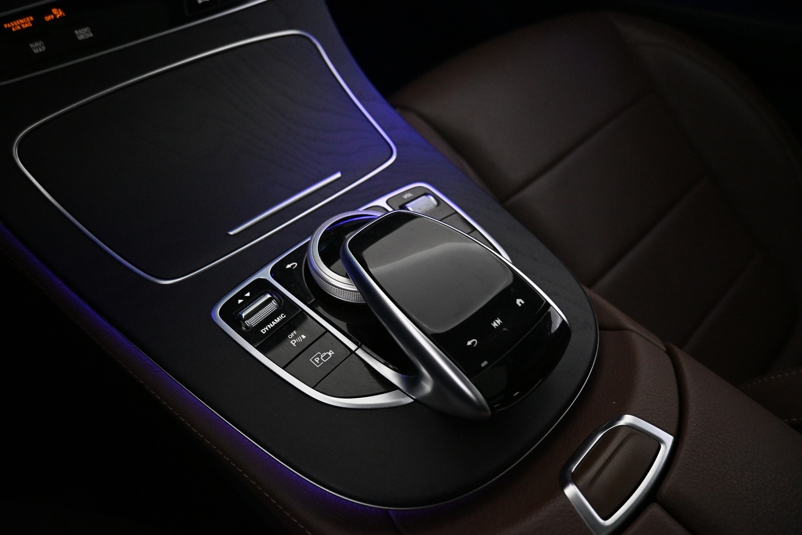 MERCEDES-BENZ E 2022