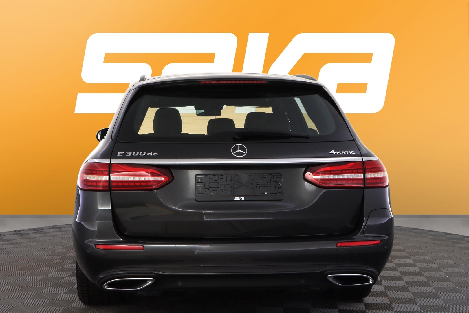 MERCEDES-BENZ E 2022