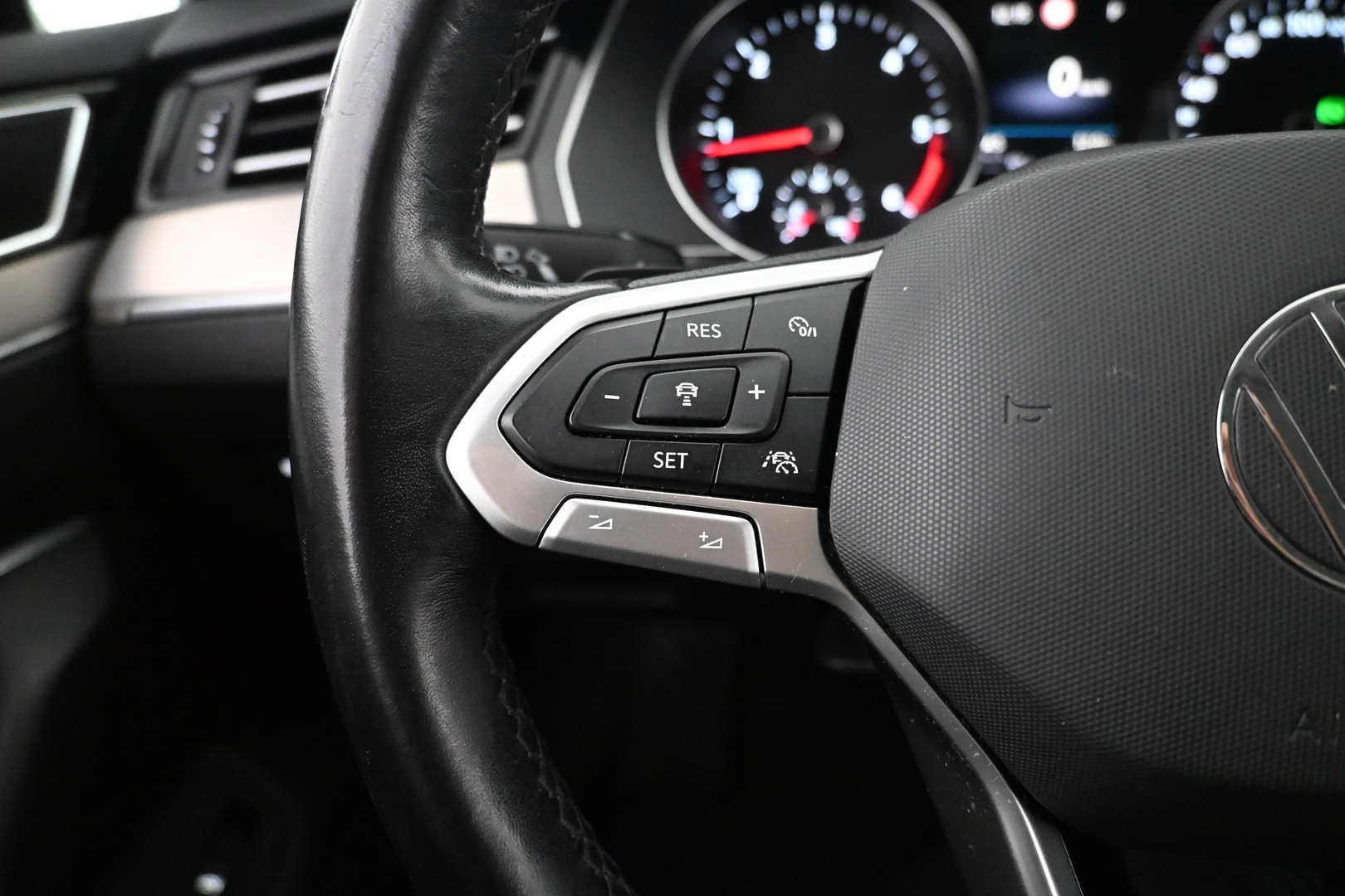 VOLKSWAGEN Passat 2021