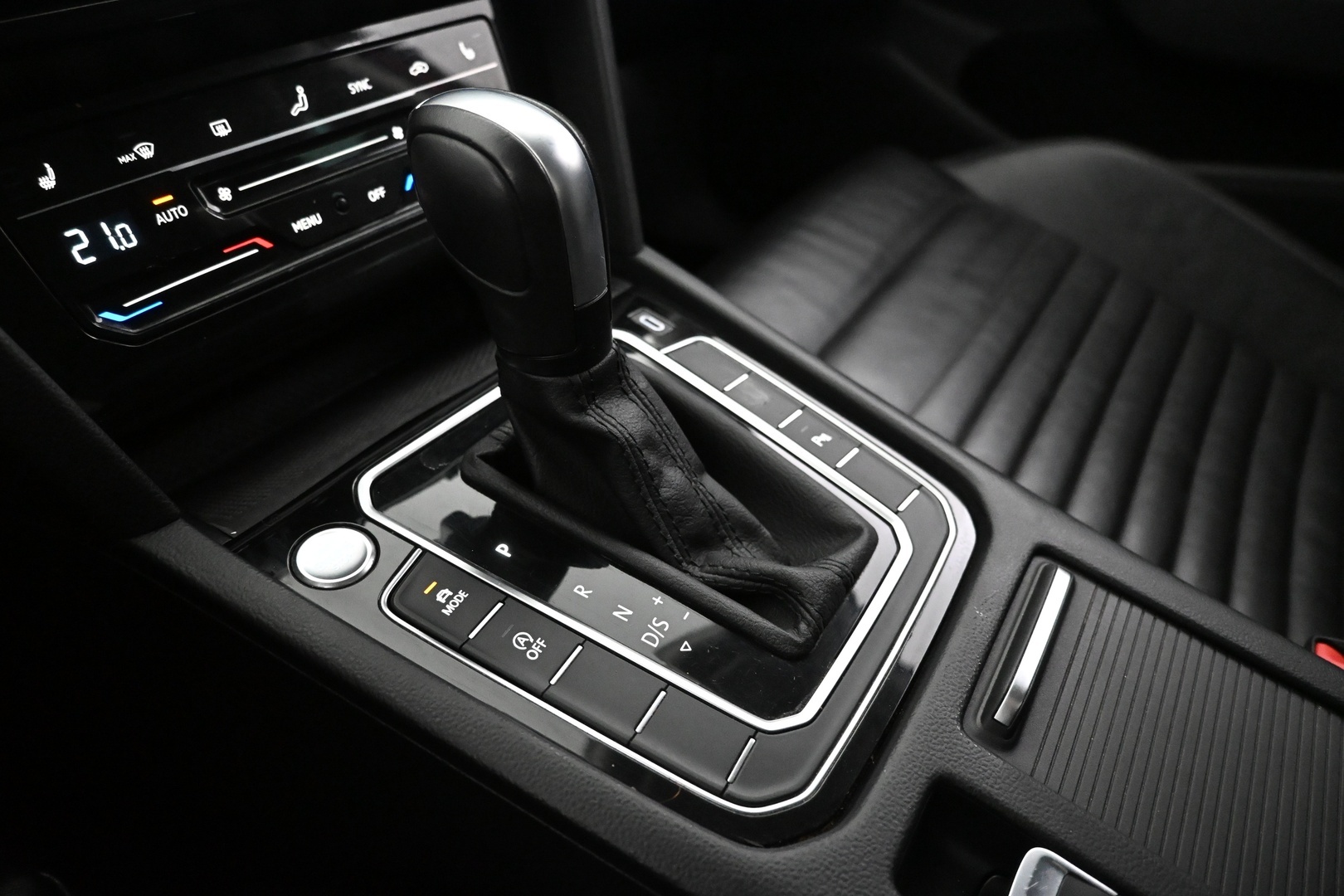 VOLKSWAGEN Passat 2021