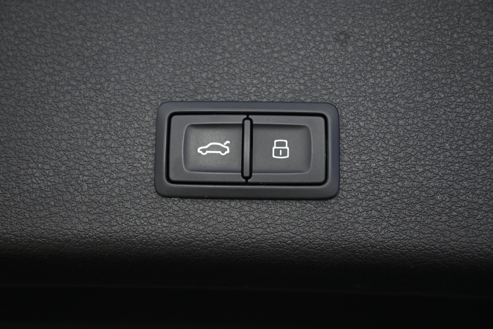 AUDI e-tron 2023