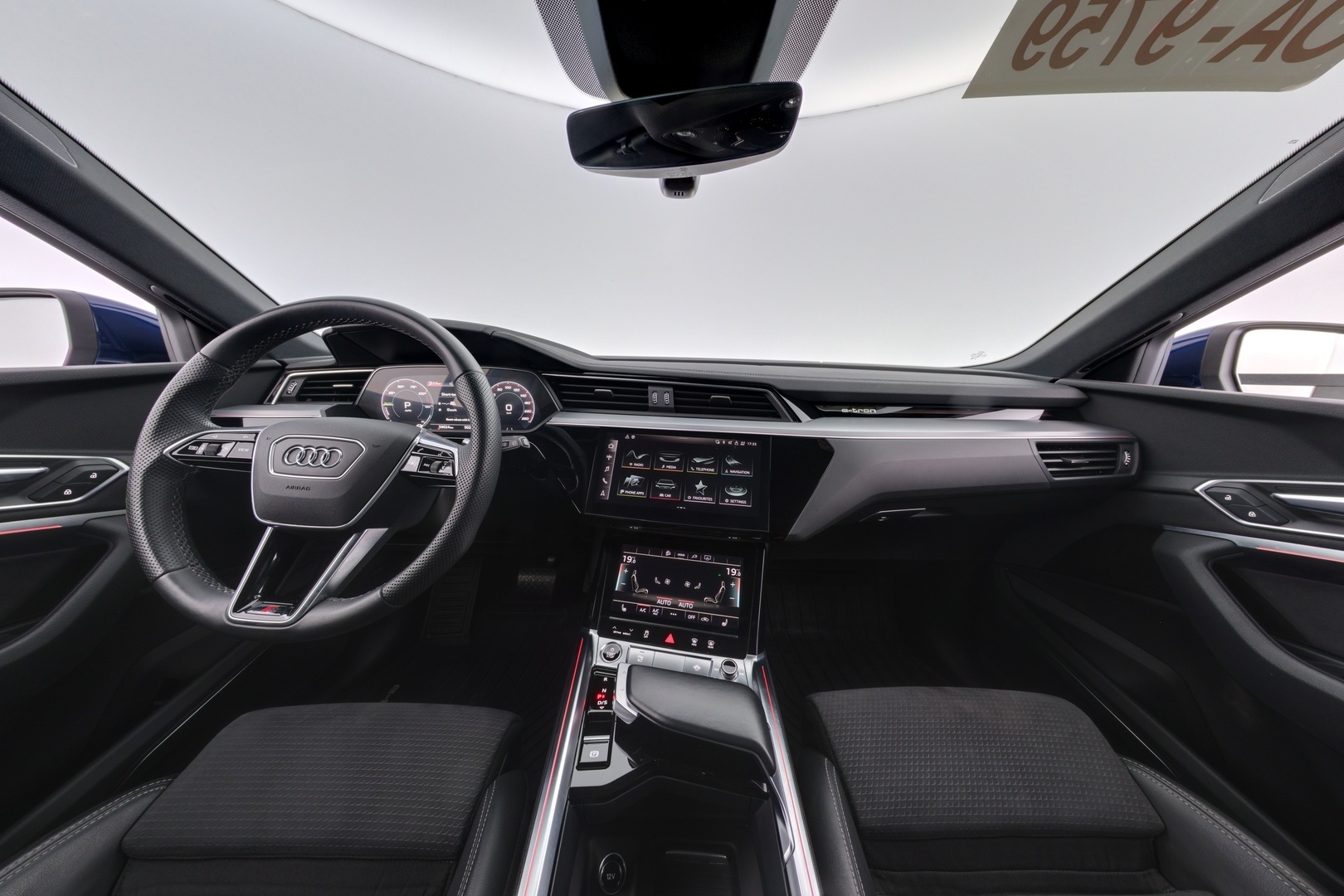 AUDI e-tron 2023
