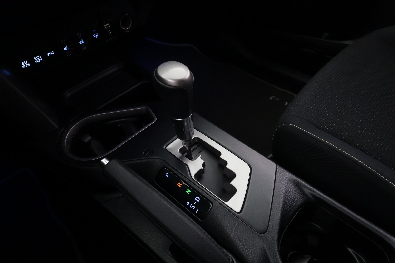 TOYOTA RAV4 2017