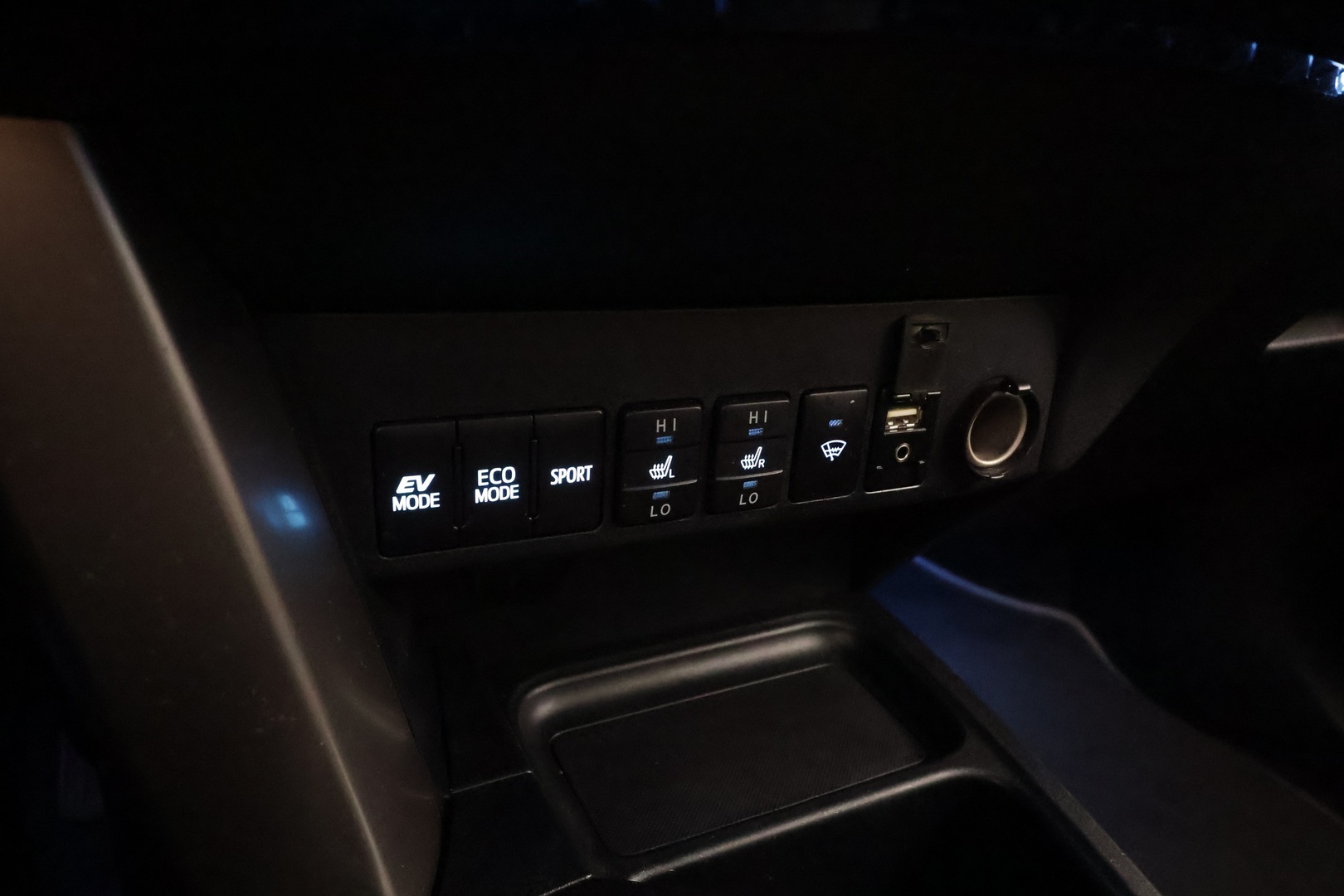 TOYOTA RAV4 2017