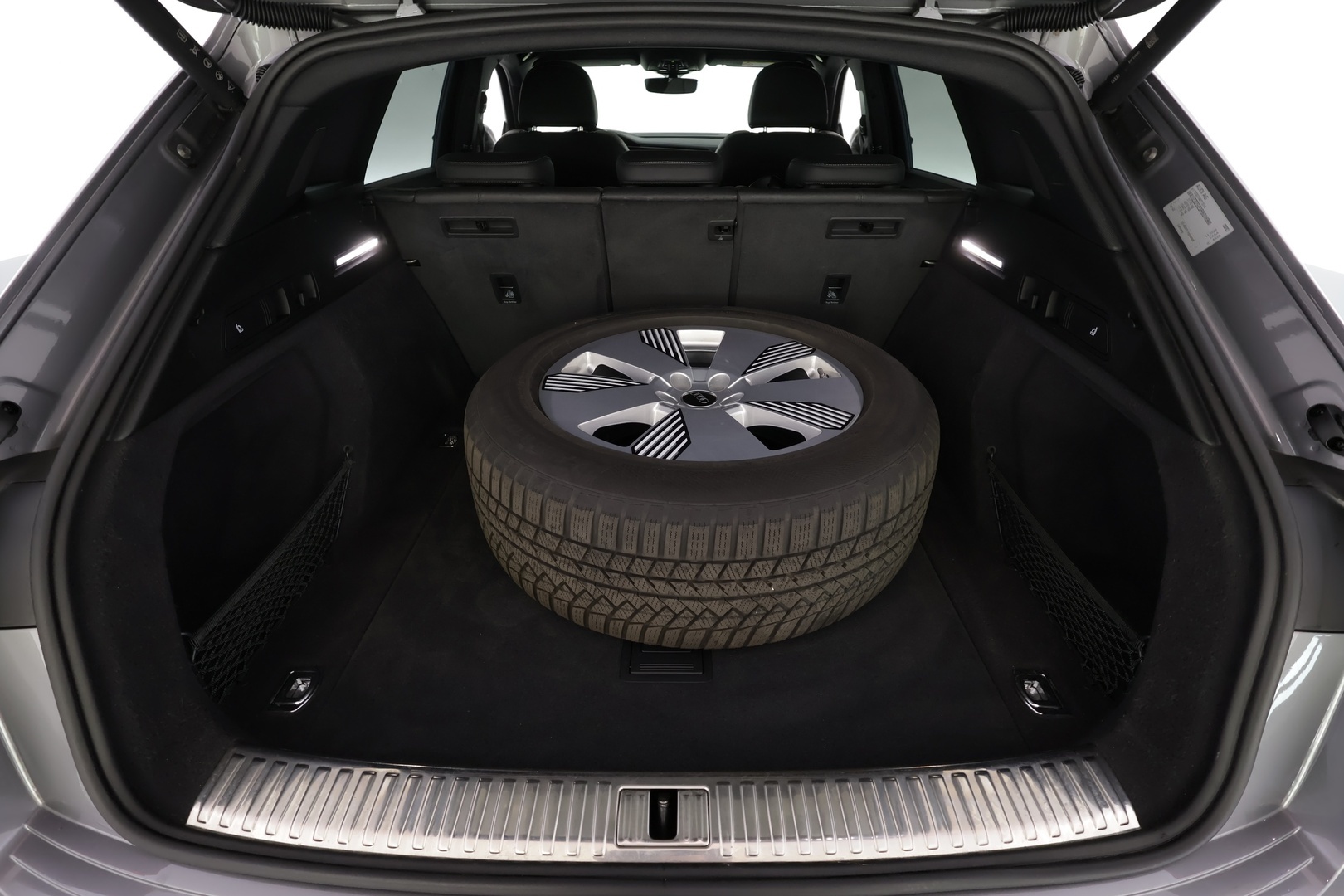 MERCEDES-BENZ EQC 2021