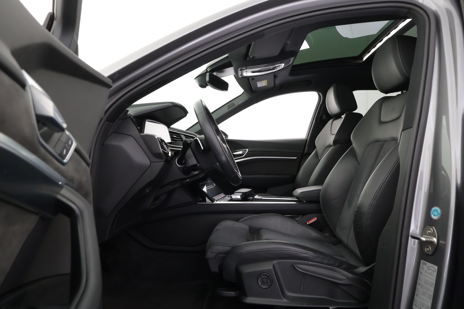 MERCEDES-BENZ EQC 2021