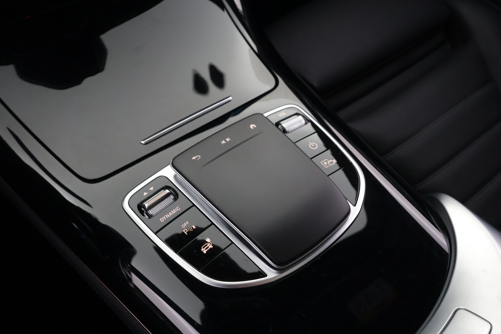 MERCEDES-BENZ EQC 2021