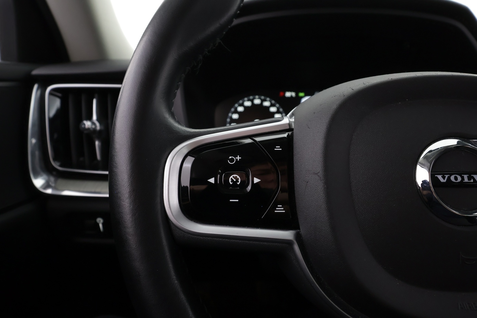VOLVO V60 2019