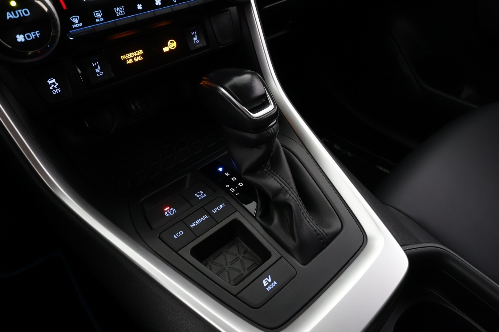 TOYOTA RAV4 2019