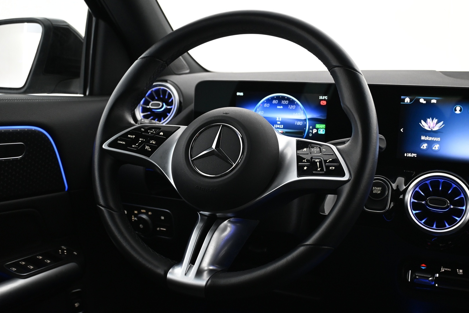 MERCEDES-BENZ EQA 2025