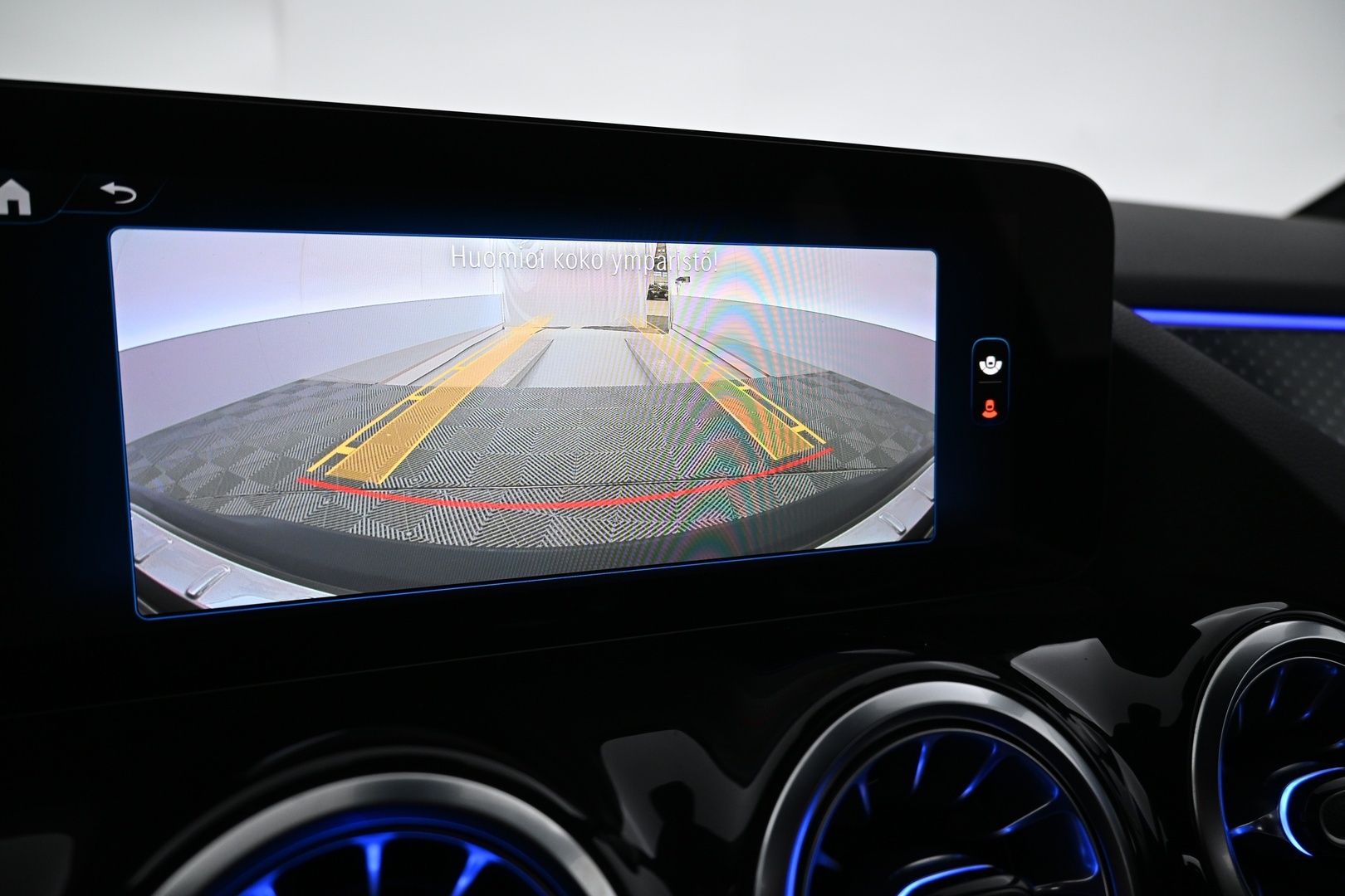 MERCEDES-BENZ EQA 2025