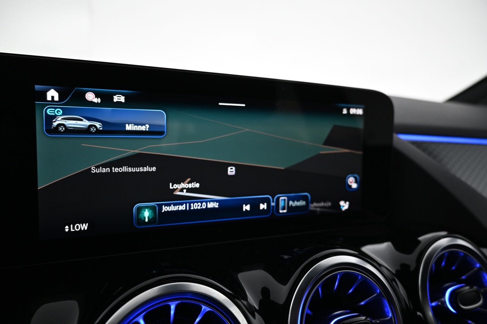 MERCEDES-BENZ EQA 2025