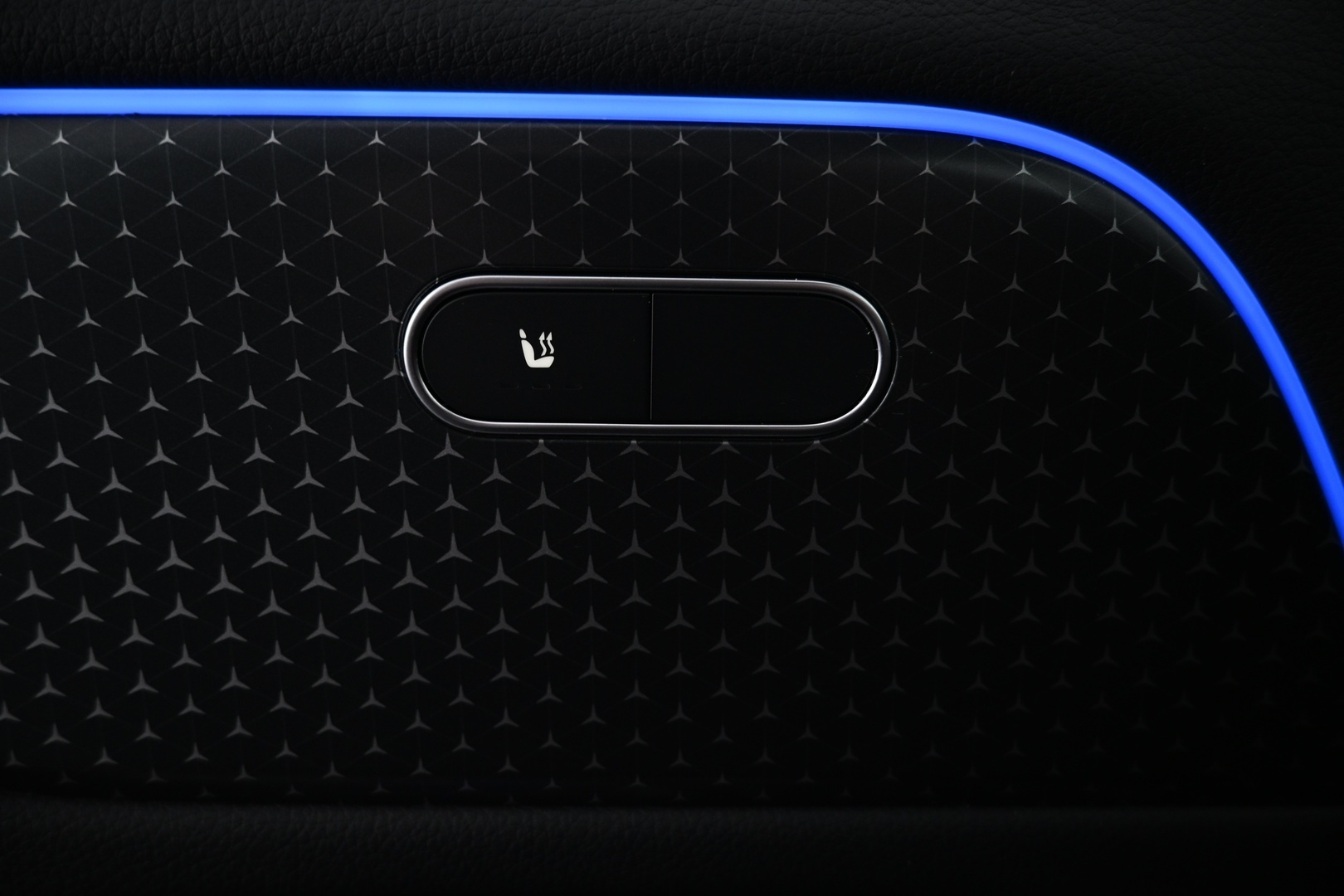 MERCEDES-BENZ EQA 2025