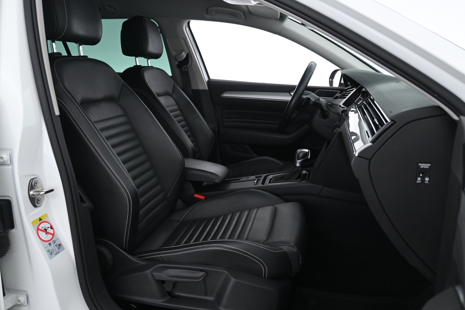 VOLKSWAGEN Passat 2022