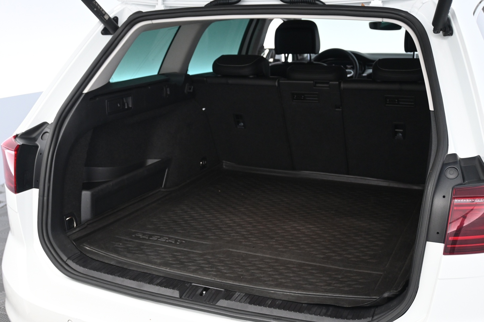 VOLKSWAGEN Passat 2022