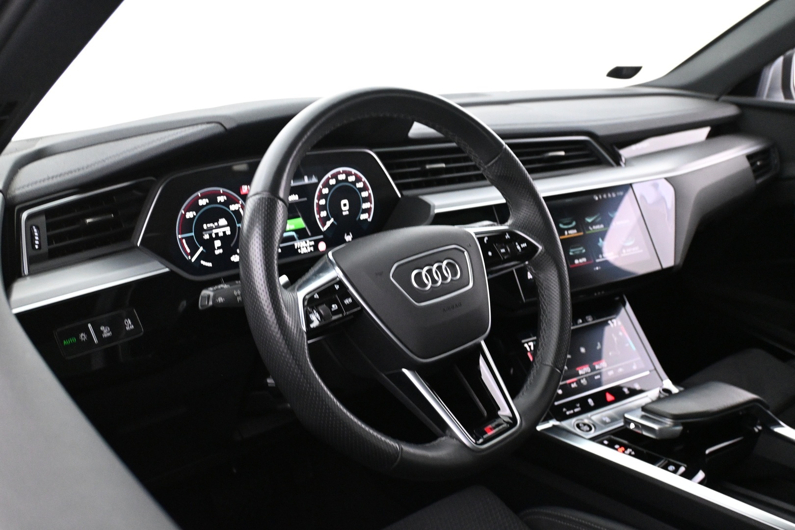 AUDI e-tron 2022