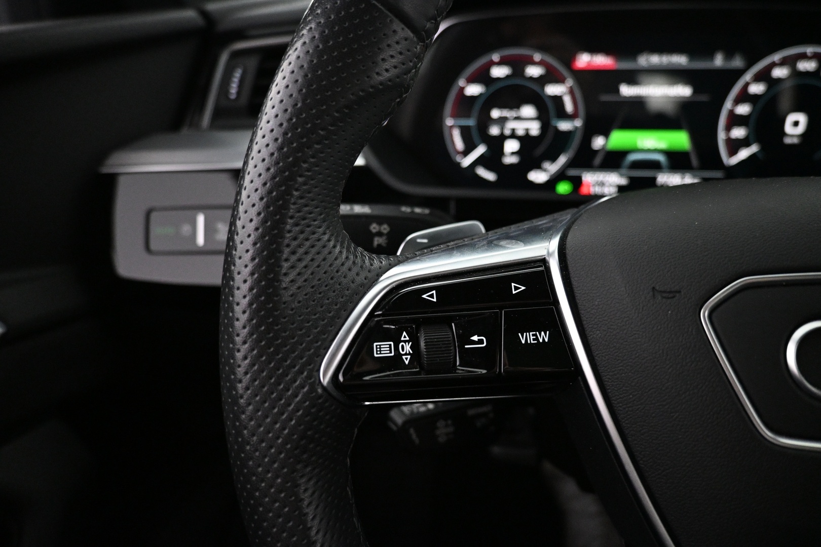 AUDI e-tron 2022