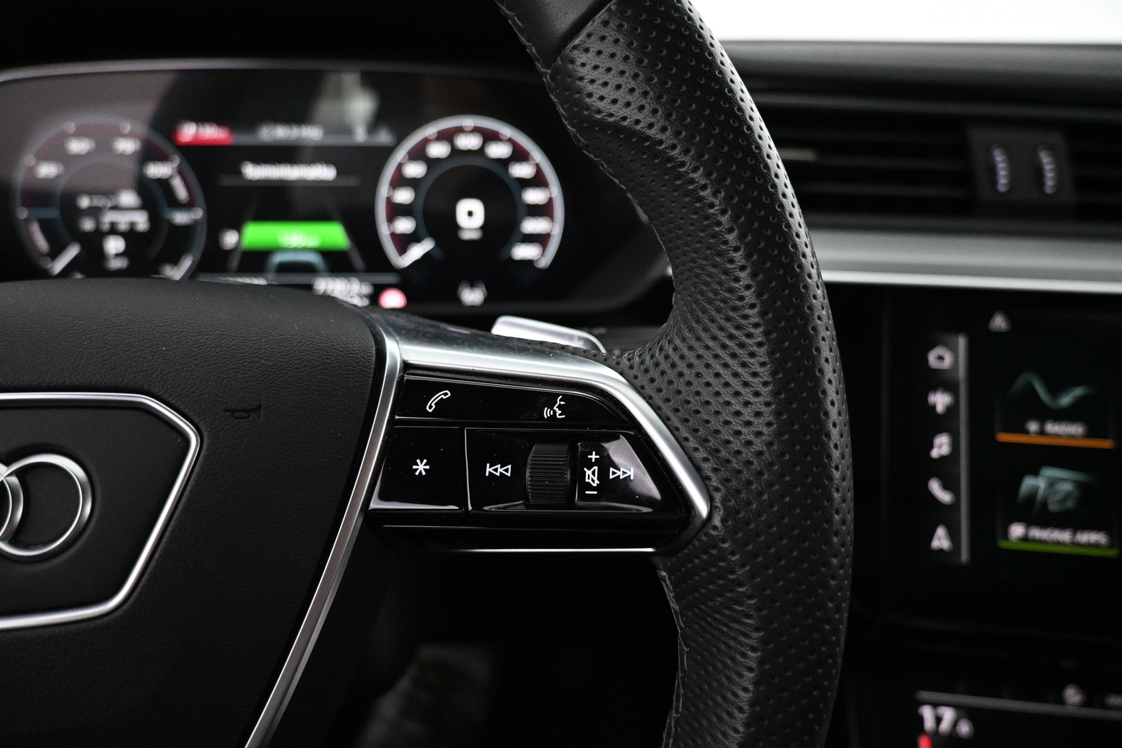 AUDI e-tron 2022