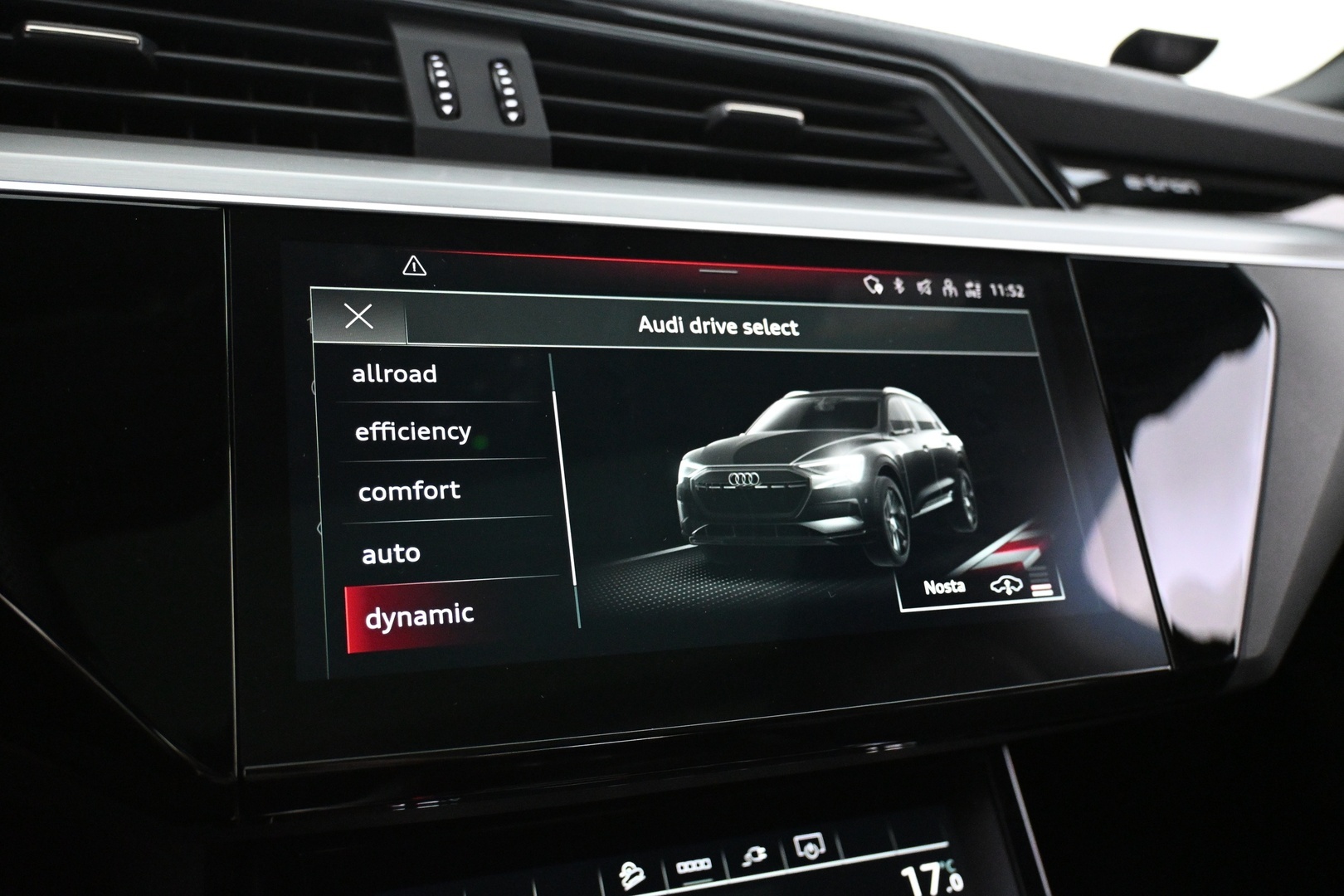 AUDI e-tron 2022