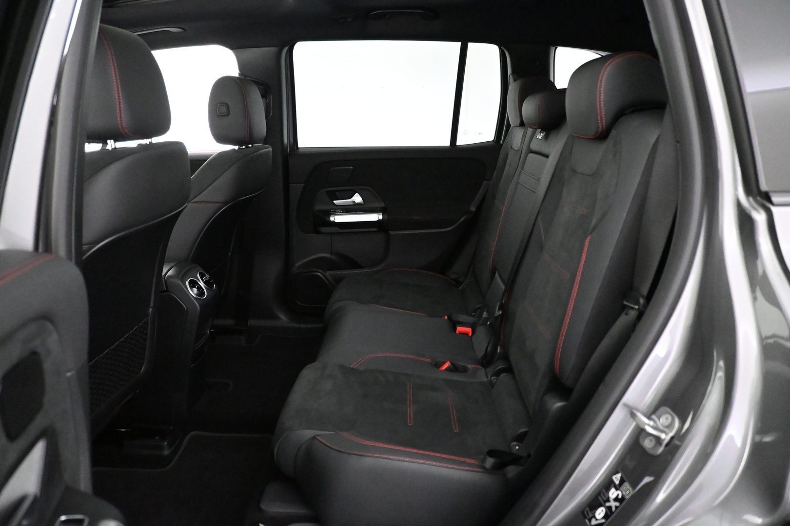 MERCEDES-BENZ EQB 2023