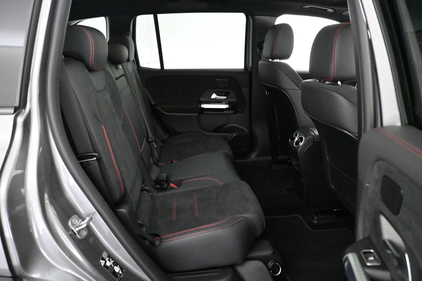 MERCEDES-BENZ EQB 2023