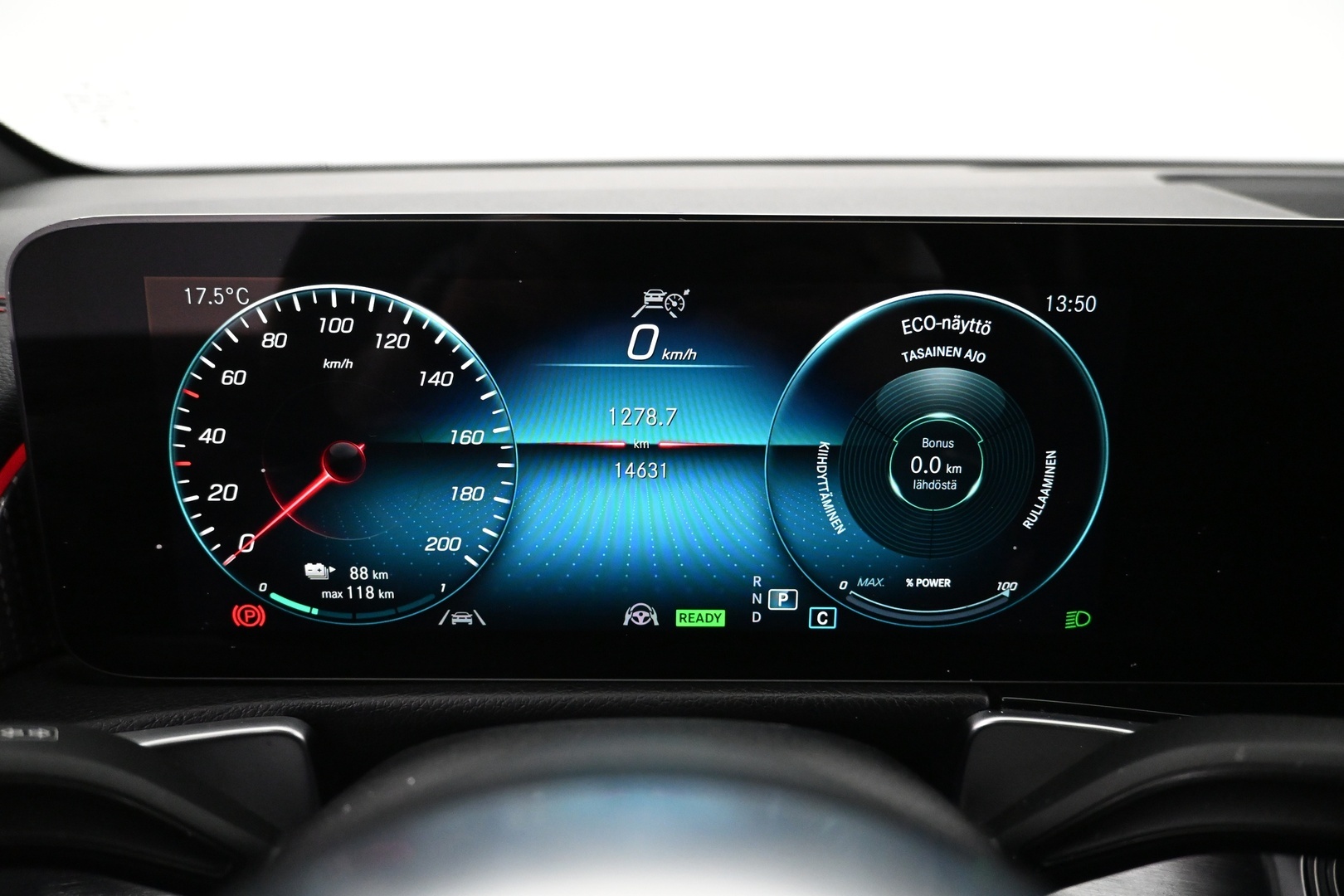 MERCEDES-BENZ EQB 2023