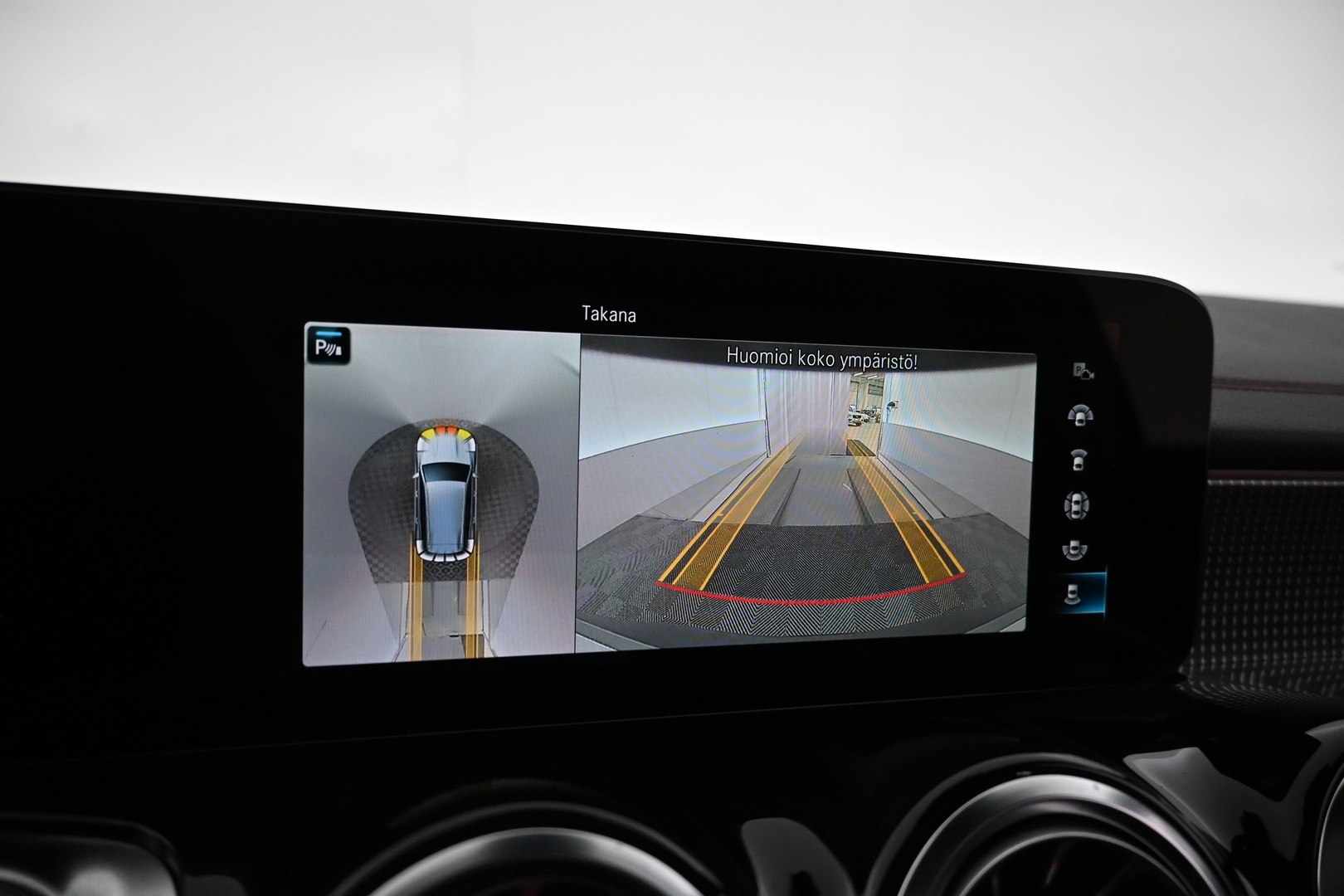 MERCEDES-BENZ EQB 2023