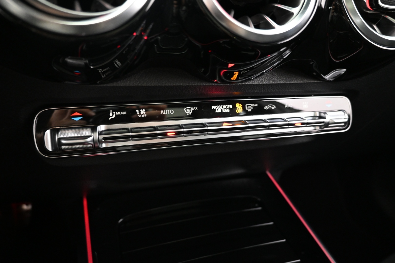 MERCEDES-BENZ EQB 2023