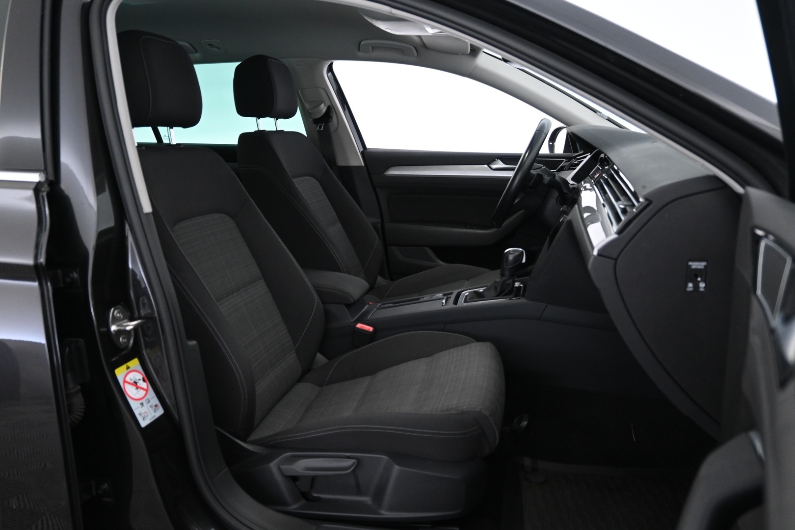 VOLKSWAGEN Passat 2022