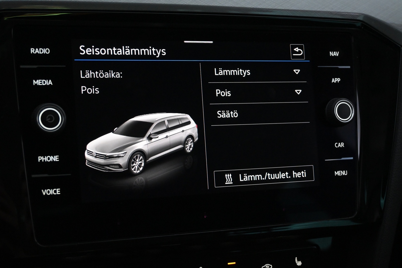 VOLKSWAGEN Passat 2022