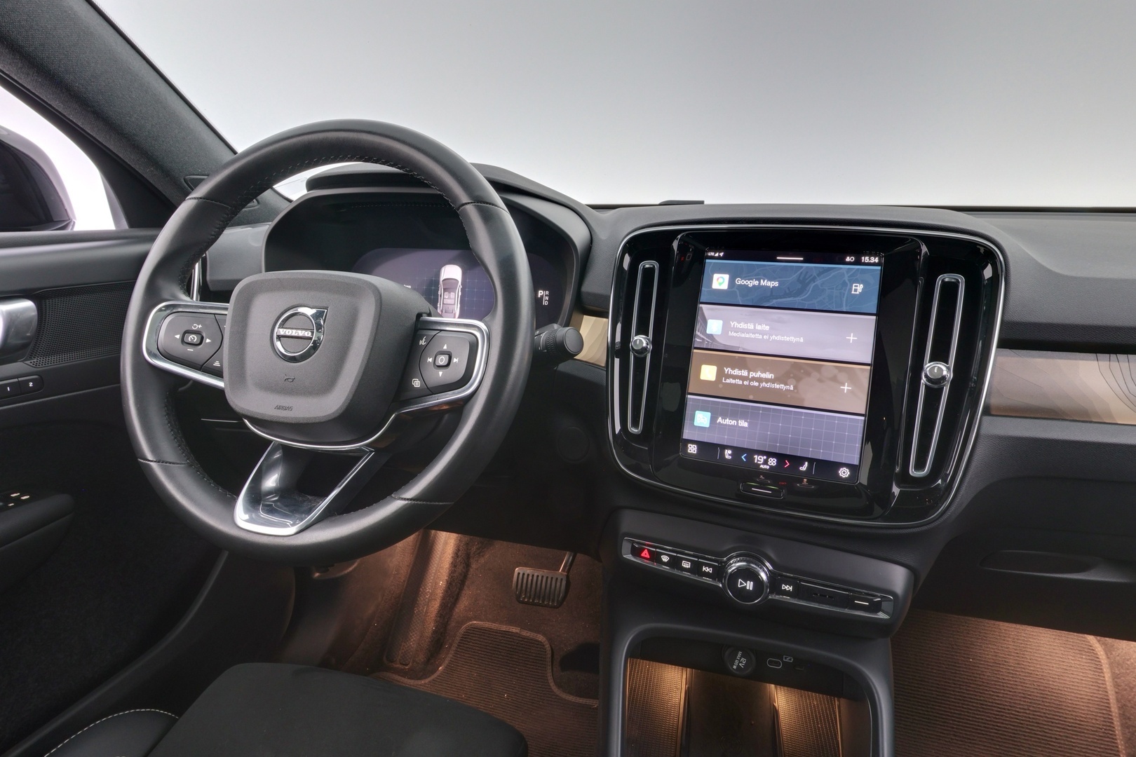 VOLVO C40 2023