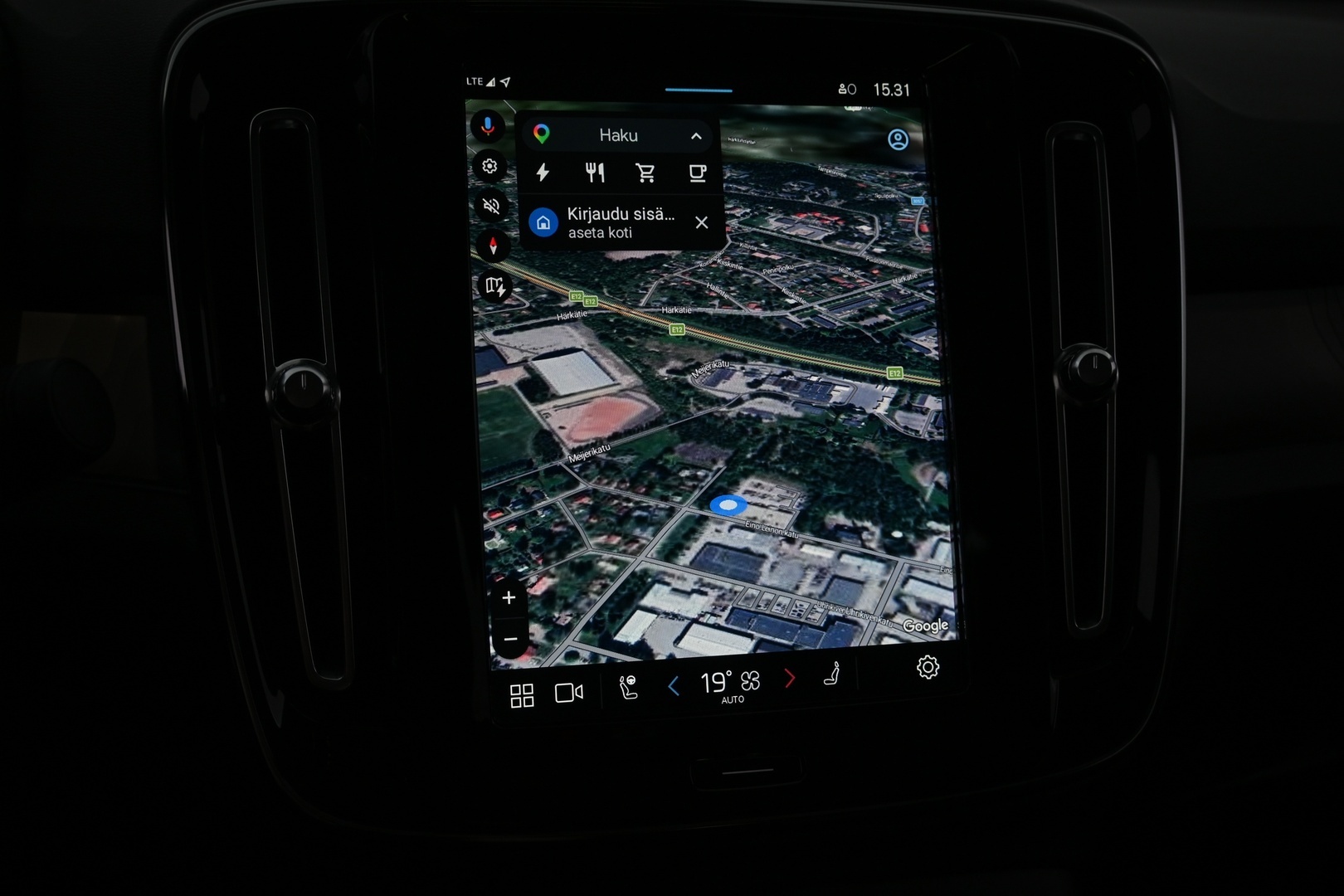 VOLVO C40 2023