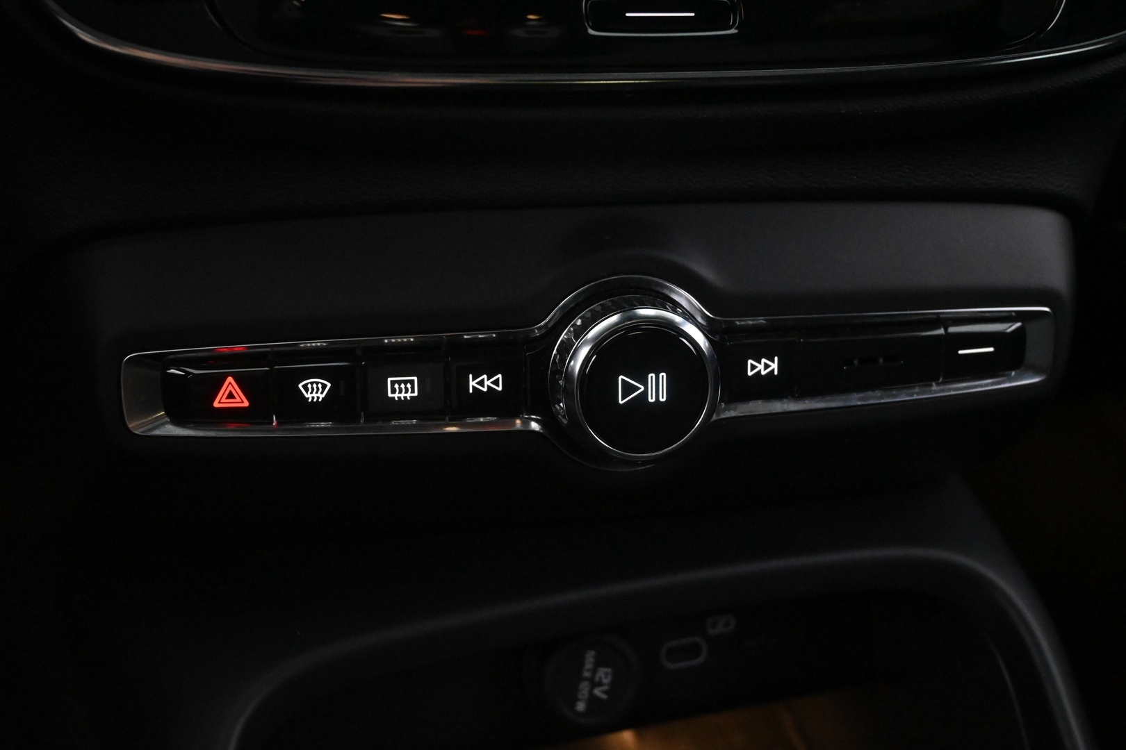 VOLVO C40 2023