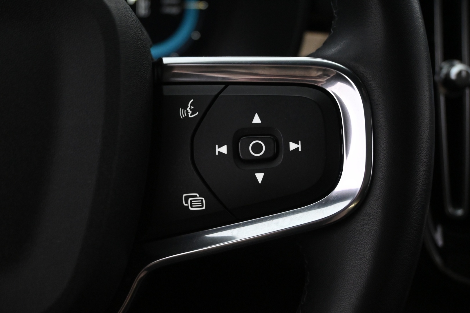 VOLVO C40 2023