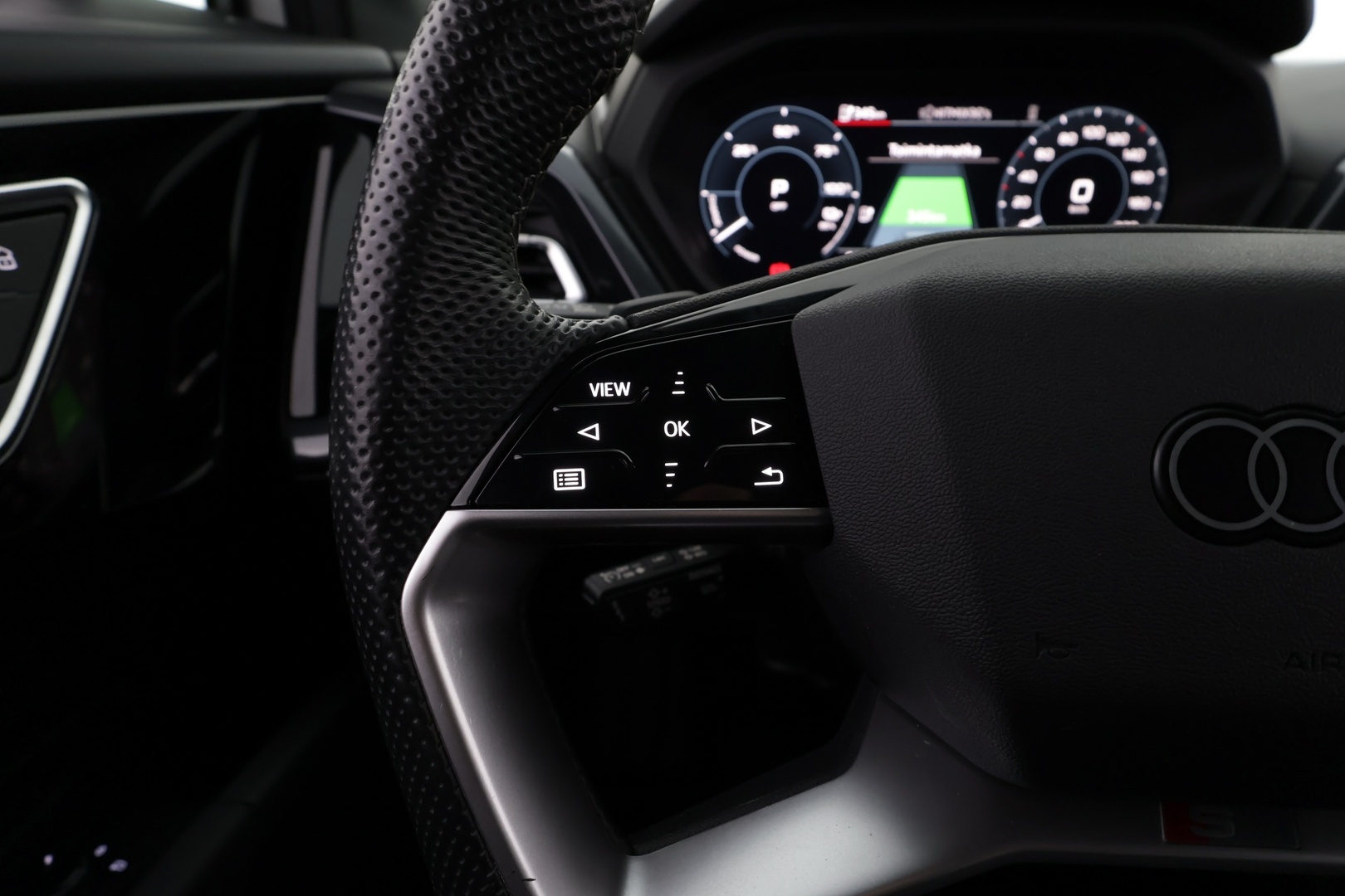 AUDI Q4 e-tron 2023