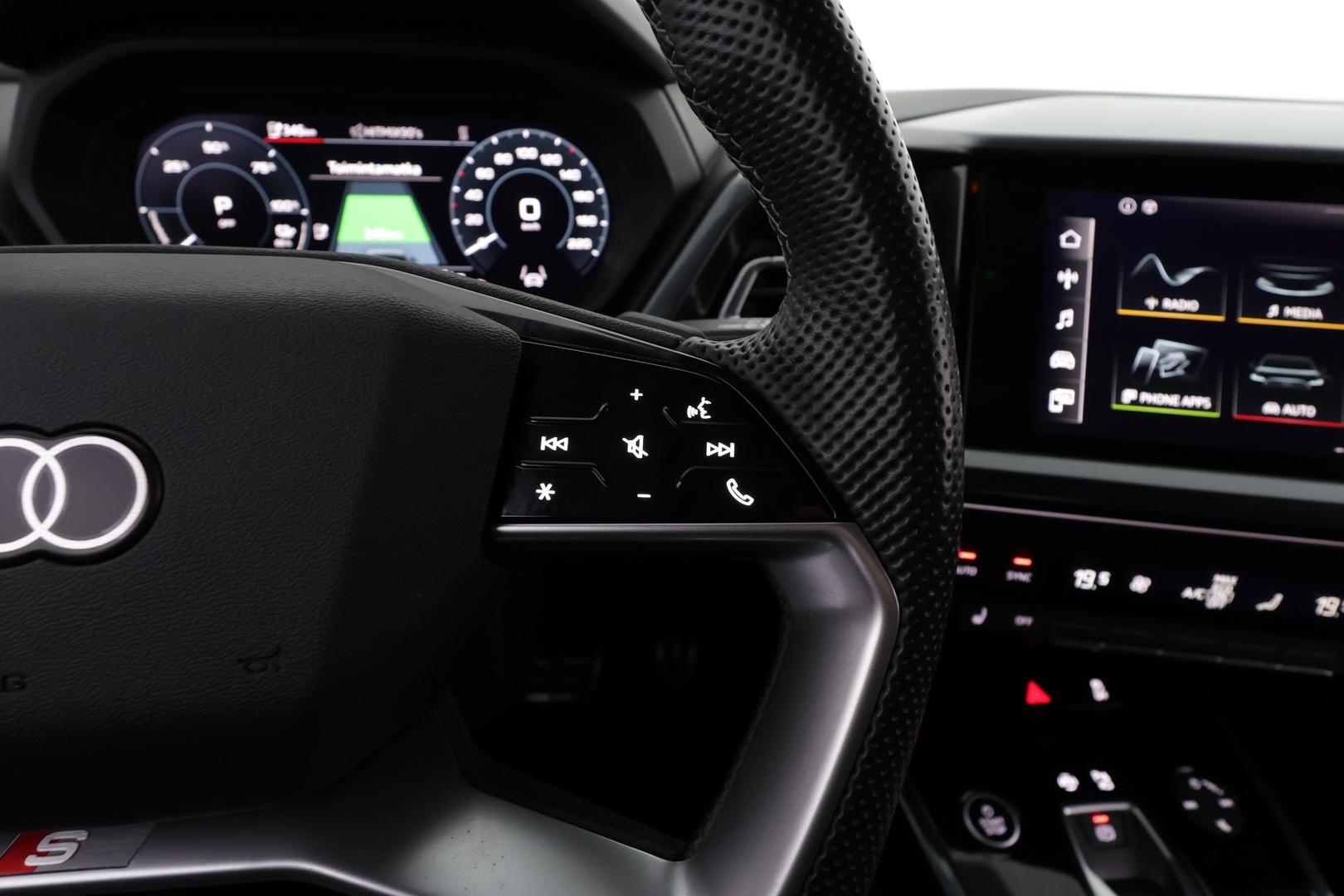 AUDI Q4 e-tron 2023
