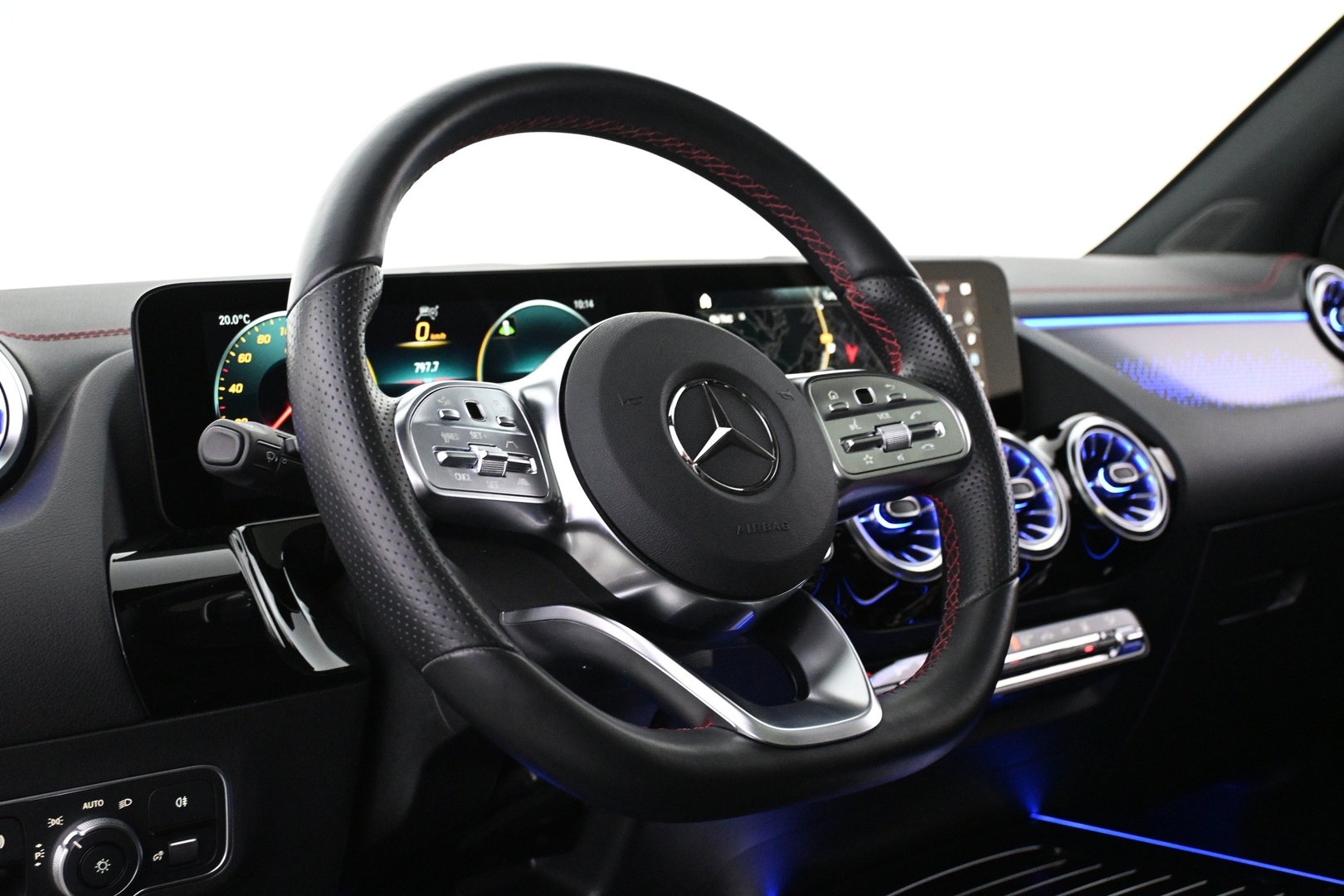 MERCEDES-BENZ EQA 2023