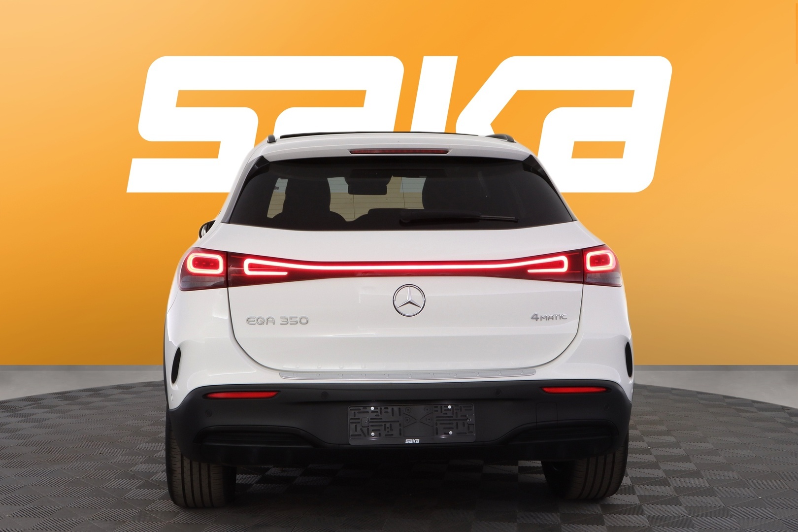 MERCEDES-BENZ EQA 2023