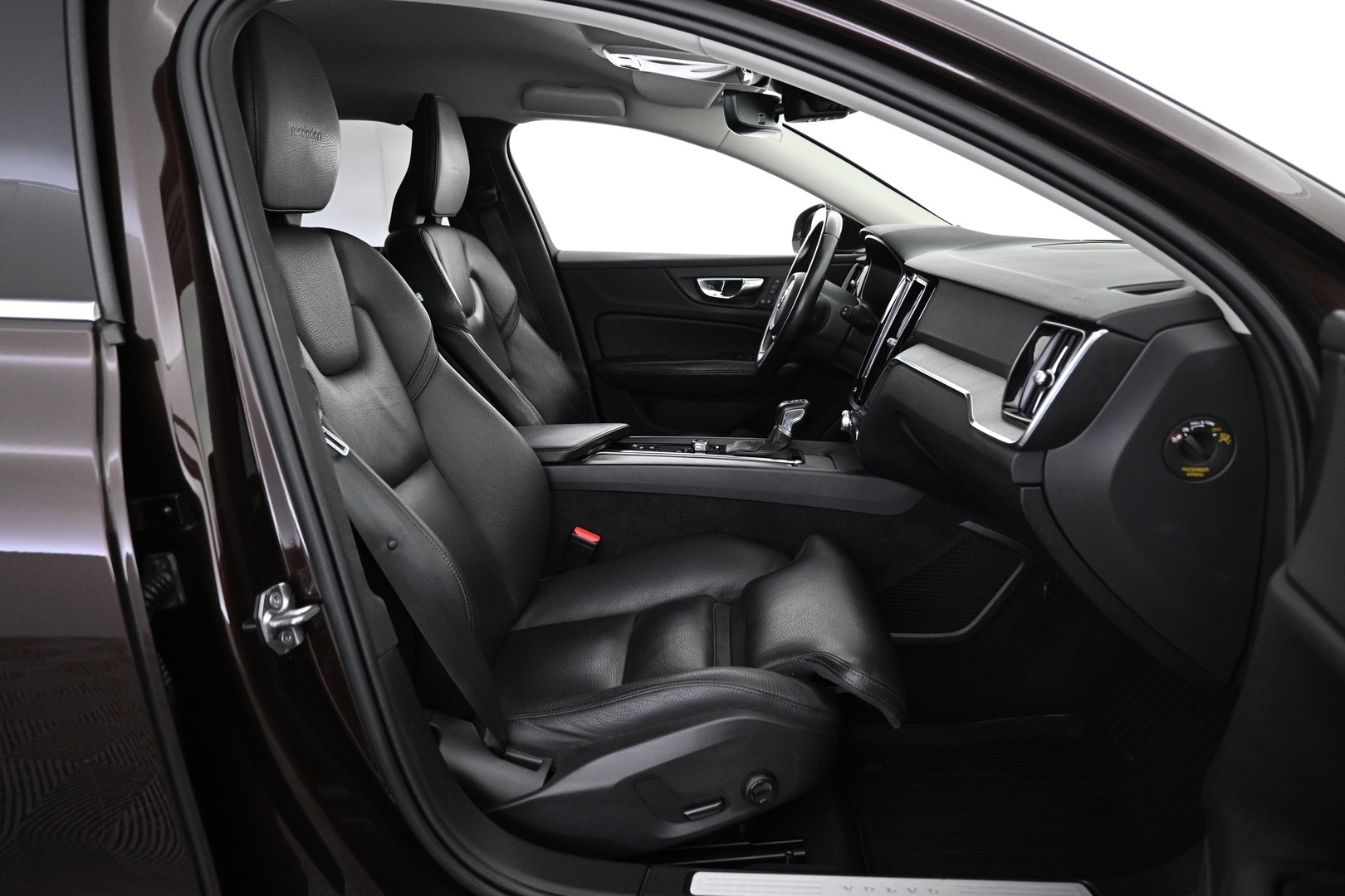 VOLVO V60 2020