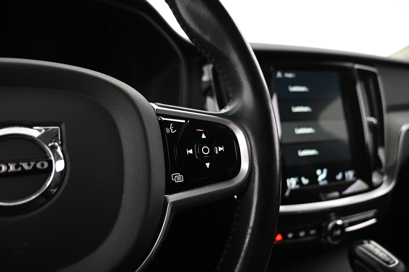 VOLVO V60 2020