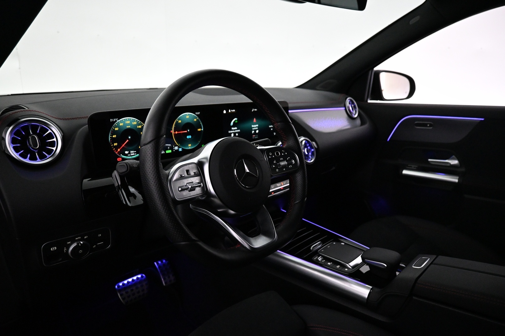 MERCEDES-BENZ EQA 2023