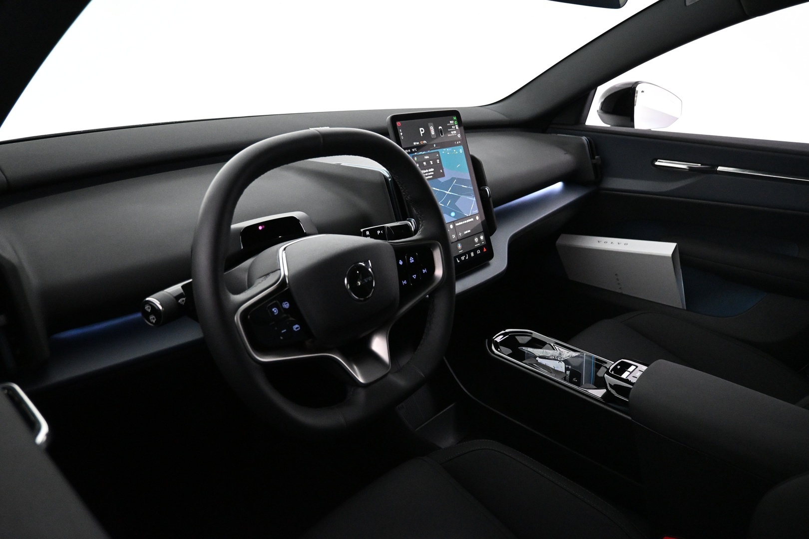 VOLVO EX30 2025