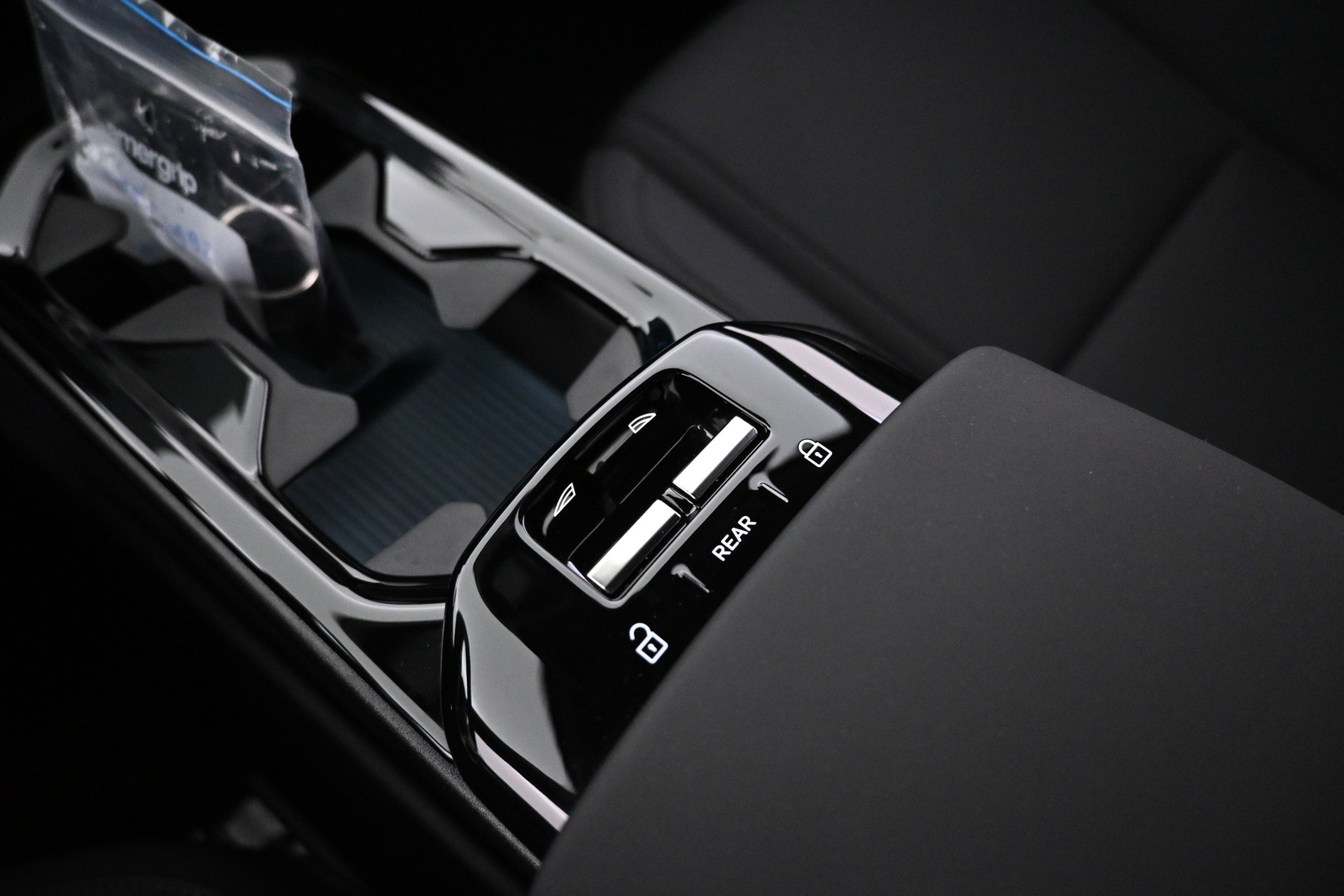 VOLVO EX30 2025